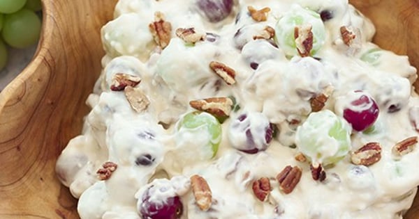 Creamy Pecan Crunch Grape Salad
