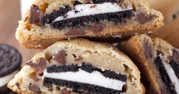 Oreo Stuffed Chocolate Chip Cookies