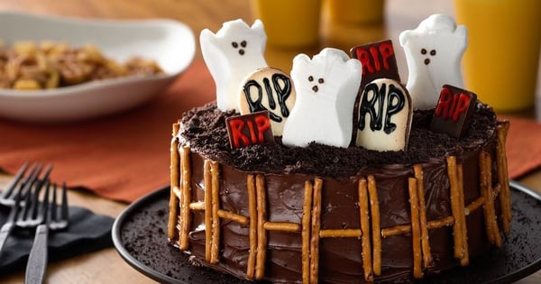 PEEPS® Ghosts in a Graveyard Cake