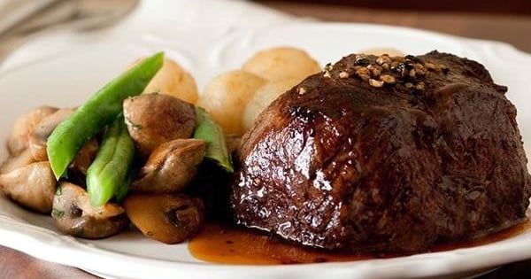 Steak with Red Wine & Shallots