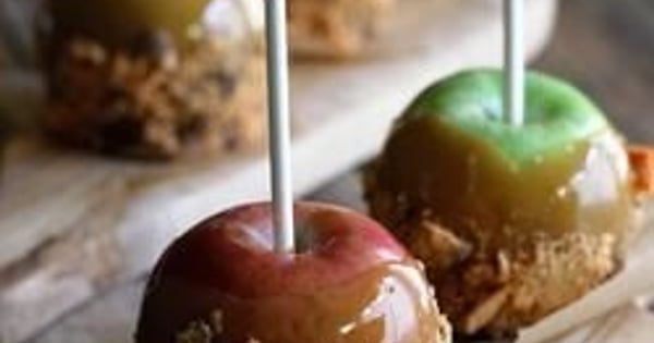 Butterfinger Caramel Apples