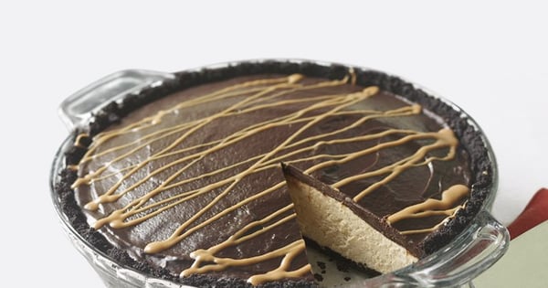 Peanut Butter & Chocolate Glazed Pie