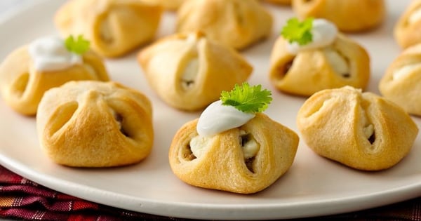 3-Ingredient Sausage-Cream Cheese Crescent Bundles