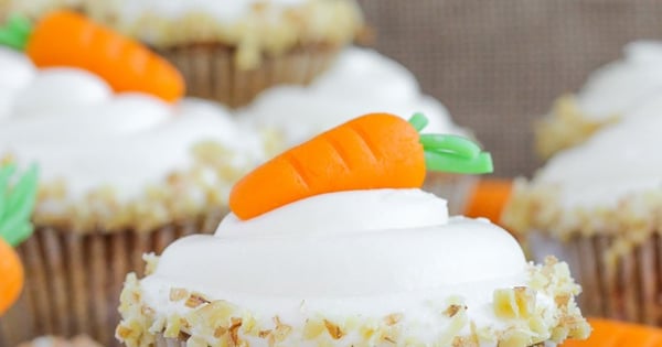 Carrot Cake Cupcakes {Cream Cheese Frosting}