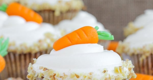 Carrot Cake Cupcakes {Cream Cheese Frosting}