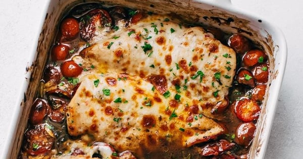 Garlic Butter Tomato Baked Chicken with Mozzarella