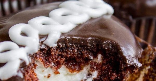 Homemade Hostess Chocolate Cupcakes