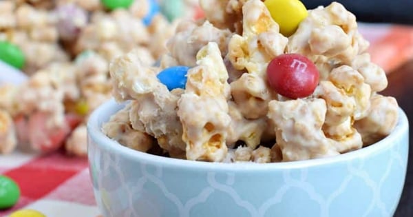 M&M'S® Peanut Butter Caramel Corn