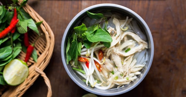 Instant-Pot Vietnamese Chicken Noodle Soup (Pho Ga)