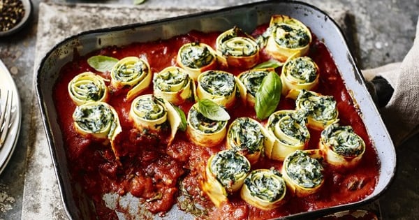 Spinach and ricotta lasagne roll-ups