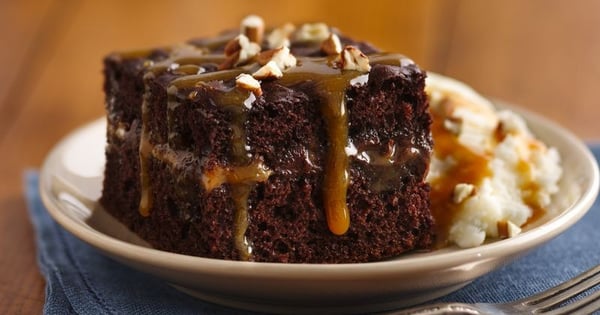 Chocolate Turtle Cake