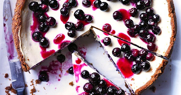 Blueberry Cheesecake with Speculoos Crust