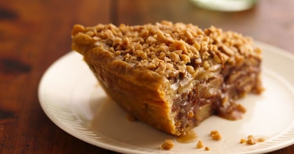 Apple-Pear Praline Pie