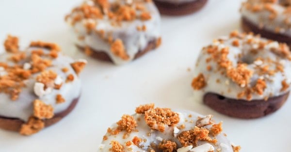 German Gingerbread "Pfeffernüsse" Donuts