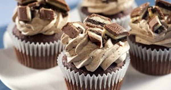 OREO Big Crunch Bar Cupcakes