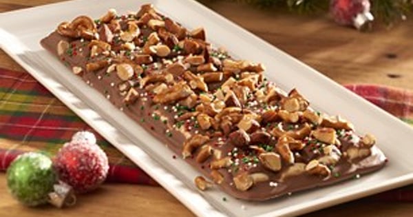 OREO Big Crunch Holiday Pretzel-Almond Bark
