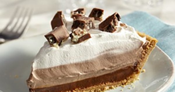 OREO Chocolate Candy Bar Pudding Pie