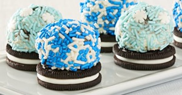 No-Bake OREO Cheesecake Snow Globes