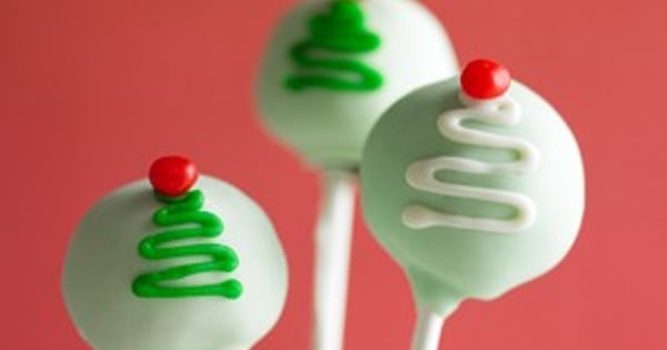 Christmas Tree Cookie Ball Pops