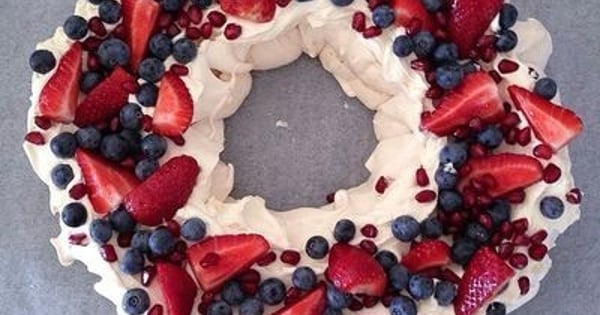 6 Egg Pavlova
