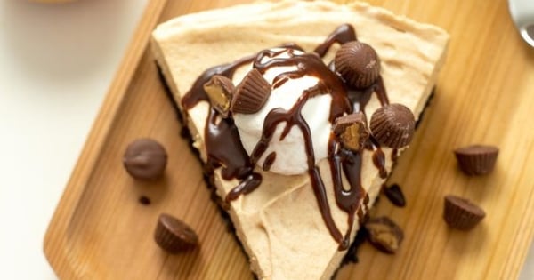 Frozen Peanut Butter Cheesecake Pie