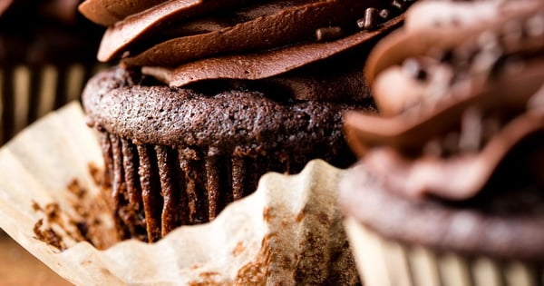 Super Moist Chocolate Cupcakes