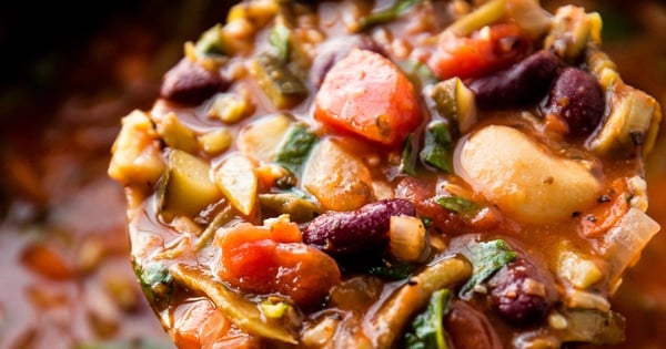 Thick and Hearty Minestrone Soup