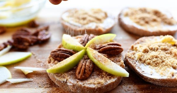 Apple-Pecan Mini Pies