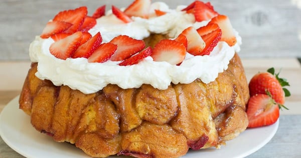 Strawberry Shortcake Monkey Bread