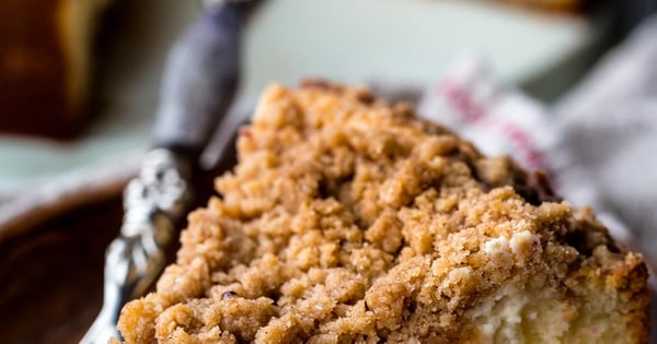 Blackberry Cream Cheese Crumb Cake