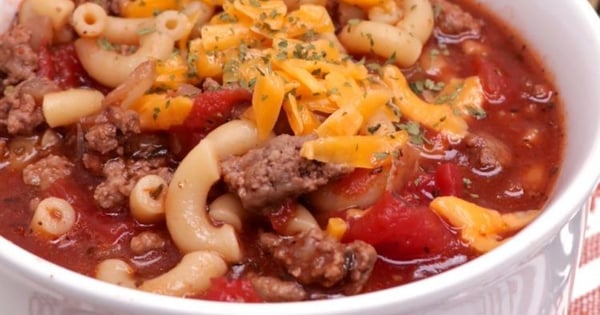 Old Fashioned Beef & Macaroni Soup