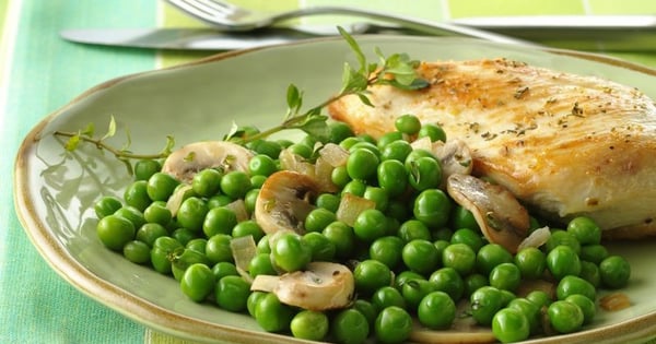 Peas with Mushrooms and Thyme
