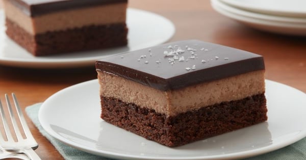 Brownie Batter Cheesecake Bars