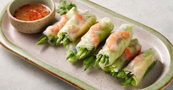 Asparagus and Prawn Rice Paper Rolls