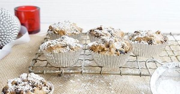 3-Ingredient Mini Christmas Cakes