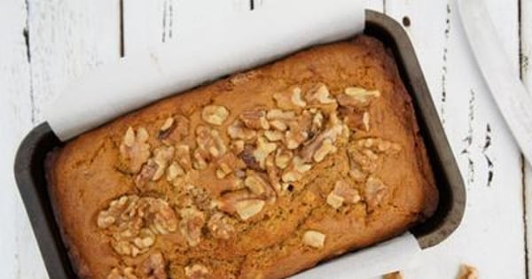 Banana and Walnut Cake