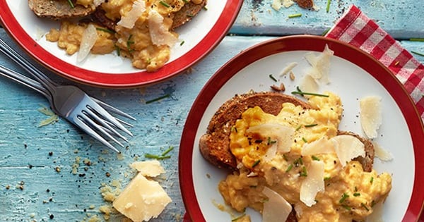 Valentine's Day scrambled eggs