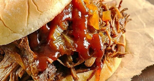 Slow Cooker Shredded Beef Sandwiches