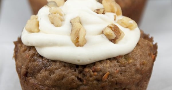 Giant Carrot Cake Cookie Cups