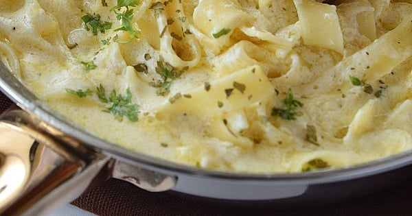 Fettuccine Alfredo