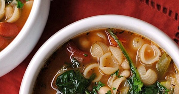 Olive Garden Inspired Minestrone Soup