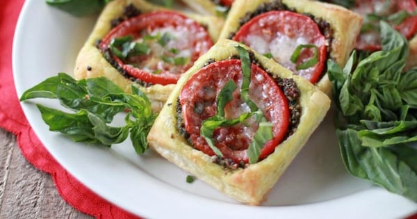 Tomato Pesto Tarts with Optional Prosciutto