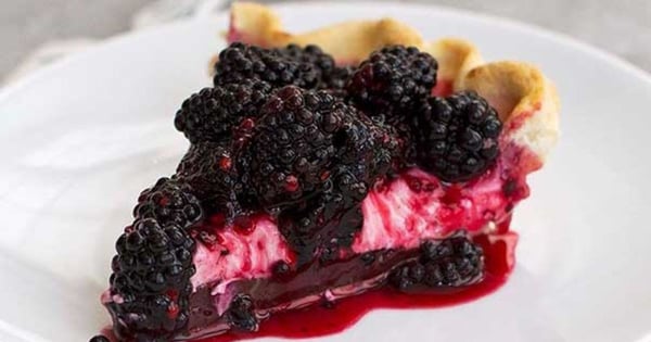 Black Bottom Blackberry Pie