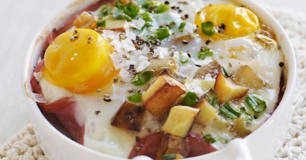 Baked Eggs with Potatoes