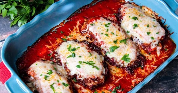 Chicken Parmigiana (Parmesan)