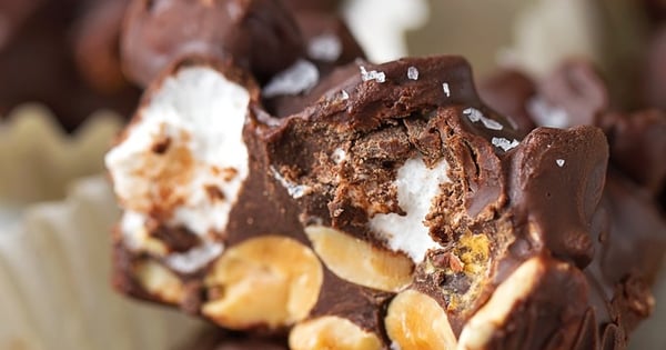 6 Ingredient Rocky Road Cups