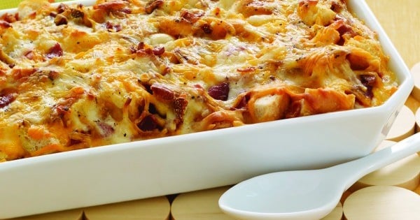 Cheesy Bacon and Egg Brunch Casserole