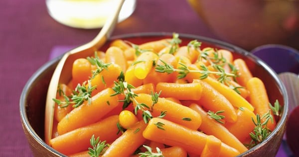 Glazed Baby Carrots with Thyme