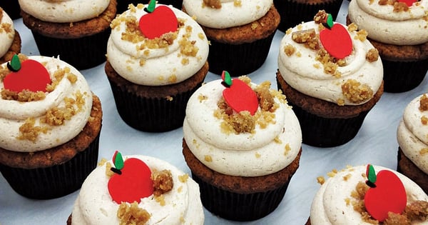 Big Apple Crumble Cupcakes