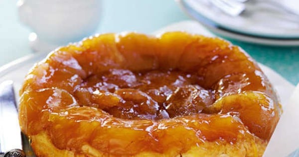 Apple tarte tatin